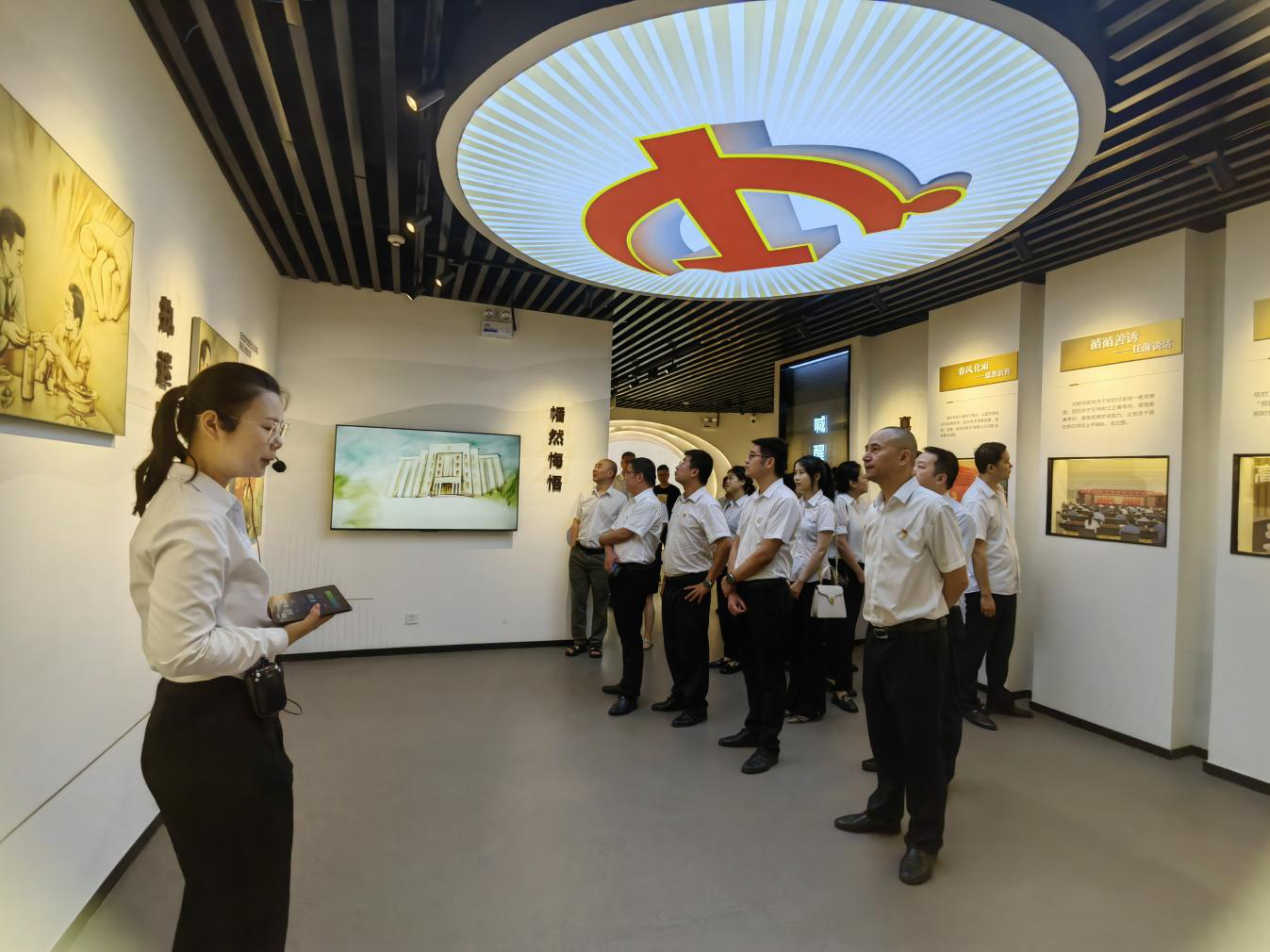 市秦巴農(nóng)擔公司開展“學習黨規(guī)黨紀、筑牢廉潔底線”黨紀學習主題黨日活動